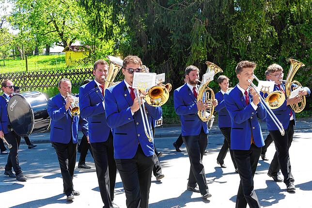 Bild 31: Scheunenfest 2025: Jubiläumsumzug und mitreißende Open Air Musik in Hüfingen-Sumpfohren