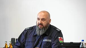 In der Sitzung des Gemeinderats schildert der Unterkirnacher Gemeindevollzugsbedienstete Tarik Dikmann seine Arbeit im vergangenen Jahr. ...