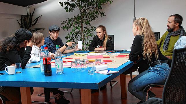 Engagierte Runde: In den vergangenen Monaten hatte das Konzeptteam für den Jugendgemeinderat die nun abgeblasenen Wahlen vorbereitet ...