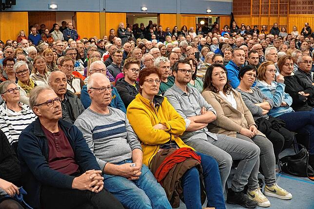 Wie geht es weiter mit der Belebung des Schlosses Blumenfeld? Diese Frage wurde nicht nur hier bei der ...