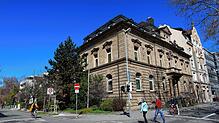 Das Gebäude der ehemaligen Landeszentralbank an der Unteren Laube 34 steht seit rund 15 Jahren leer. Ein bereits genehmigtes Projekt ...