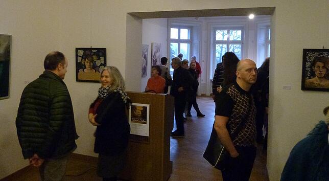 Gut besucht war die Vernissage des Grand Salon in der Villa Berberich am Samstag.