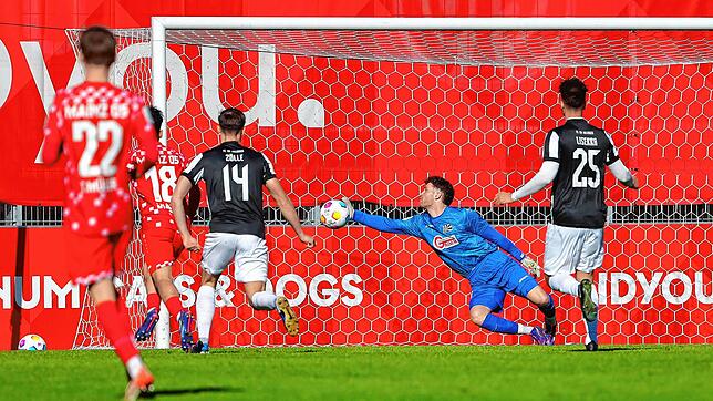 Starkes Debüt: Der Villinger Schlussmann Marius Kaiser parierte am Sonntag einige Schüsse vom FSV Mainz 05 II. Bild: Eibner