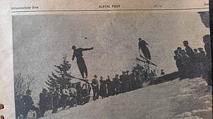 Eine Archivaufnahme der Skizunft. Auch Skispringen veranstaltete sie früher. Bei der Einweihung der Eckle-Schanze zeigten Eugen Mayer ...