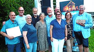 Der frisch gewählte Vorstand (ab dritte Person von links): Nadja Hennes, Bernd Rudolph, Susanne Egger, Helmut Thau, Bernhard Ficht, ...