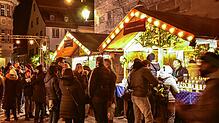 Idyll am Münsterplatz: Villingens Weihnachtsmarkt bei Rathaus und Münster besticht auch mit der Platz-Qualität. Unser Bild zeigt eine ...