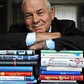 Matthias Politycki, 65, wurde unter anderem durch „Weiberroman“ und „In 180 Tagen um die Welt“ bekannt.