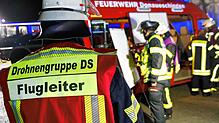 Florian Schneider ist an diesem Abend Flugleiter der neuen Drohnengruppe und für die Kommunikation mit der Leitstelle verantwortlich.
