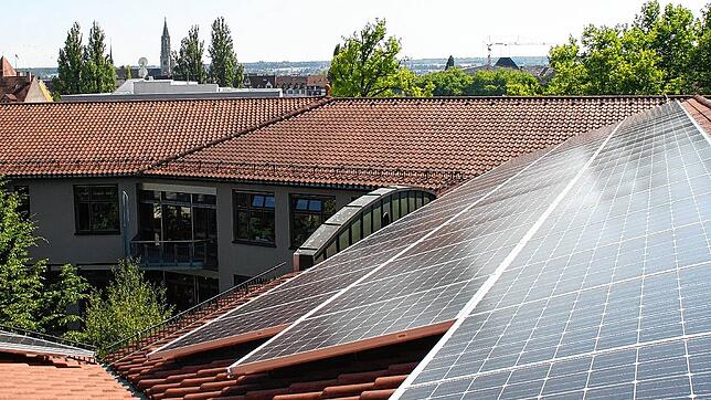 Solaranlagen wie diese Photovoltaik-Module leisten einen wichtigen Beitrag zur Energiewende.