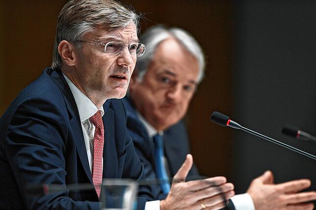 Wolf-Henning Scheider (links) und Konstantin Sauer, Finanzvorstand der ZF Friedrichshafen AG bei der Präsentation von Unternehmenszahlen.