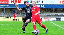 Der SC Pfullendorf (Heiko Behr, rechts) hat sich gegen den Tabellendritten FC Auggen (Jonathan Ehret) ein 0:0 erkämpft.