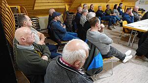 Bei der vergangenen Gemeinderatssitzung in Leibertingen sind rund ein Dutzend offenbar unzufriedene Nahwärmekunden als Besucher ...