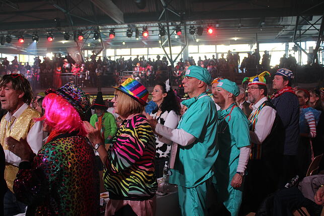 Bild 15: Fasnacht in Stockach: Narrengericht 2025 – Zuschauer feiern mit tollen Bildern!