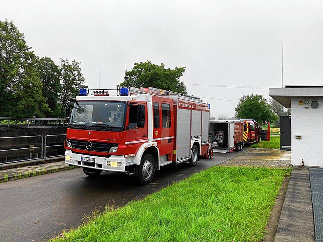 Bild 4: Bilder vom Feuerwehreinsatz wegen Hochwasser in der Kläranlage zwischen Espasingen und Bodman