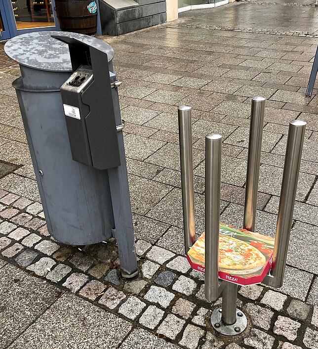 Statt Müllvermeidung gibt es in Villingen-Schwenningen Lösungen fürs effiziente Müllsammeln: Was wie eine Stimmgabel aussieht, ist für ...