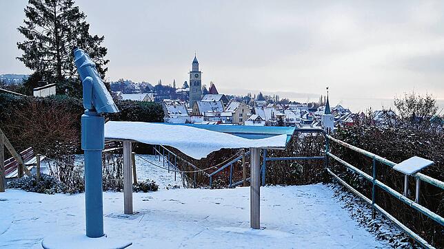 Um die Kosten im Tourismusbetrieb teilweise zu decken, erhebt die Stadt Überlingen ganzjährig eine Kurtaxe. Allerdings wird sie saisonal ...