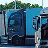 Lastwagen – hier ein Symbolbild – und ihre Beladung wurden am Mittwoch von der Polizei auf Überladung kontrolliert.