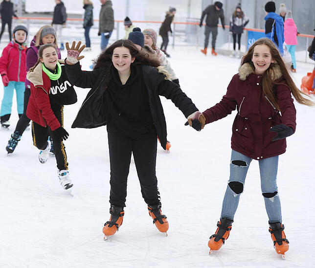 Bild 4: Bilder vom SÜDKURIER-Aktionstag auf der Blumberger Eisbahn