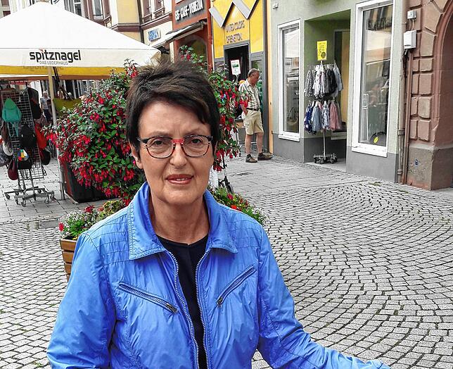 Irmgard Stern kommt bei der Sommerredaktion des SÜDKURIER vorbei.
