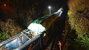 In der Nacht vom 1. auf den 2. Dezember wurde der erste von zwei neuen und über 300 Tonnen schweren Transformatoren in das Umspannwerk ...