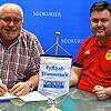 Redaktionsbesuch beim SÜDKURIER: Sportredakteur Matthias Scheibengruber (links) hat sich mit David Silfang aus Karsau-Beuggen ...