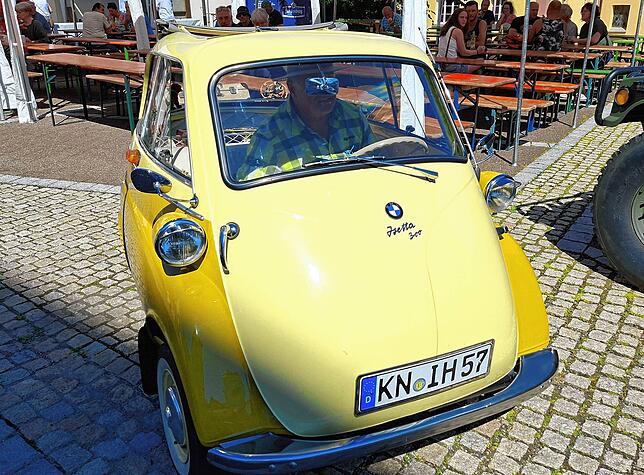 Bild 4: Bilder vom Oldtimertreffen am Schloss Meßkirch