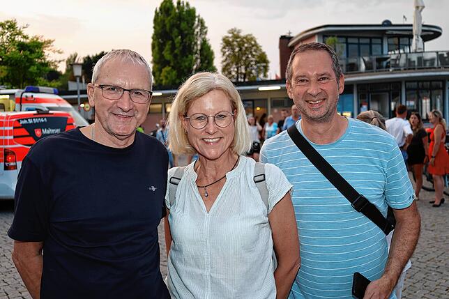 Bild 25: Zahlreiche Besucher lockt das Staader Hafenfest 2025 ans Bodenseeufer