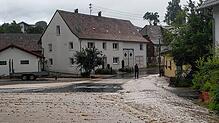 Die Steinbühlstraße in Mühlingen war nach Unwettern überflutet worden.