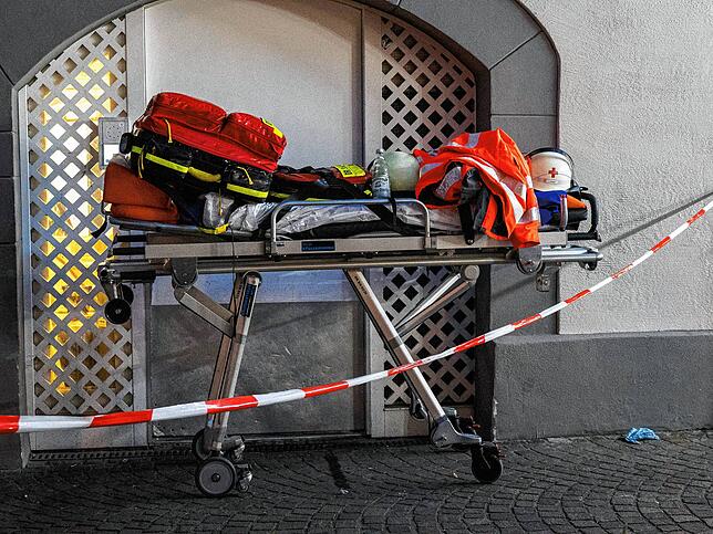 Bild 7: Nach dem Großbrand in Konstanz: Der Einsatz geht in seine zweite Nacht