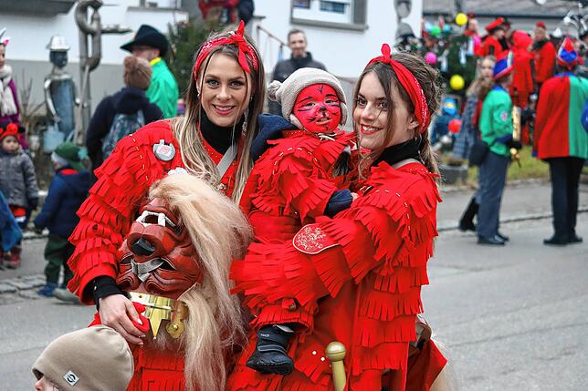 Bild 31: Bonndorf feiert den 40. Geburtstag des Narrenvereins mit riesigem Umzug