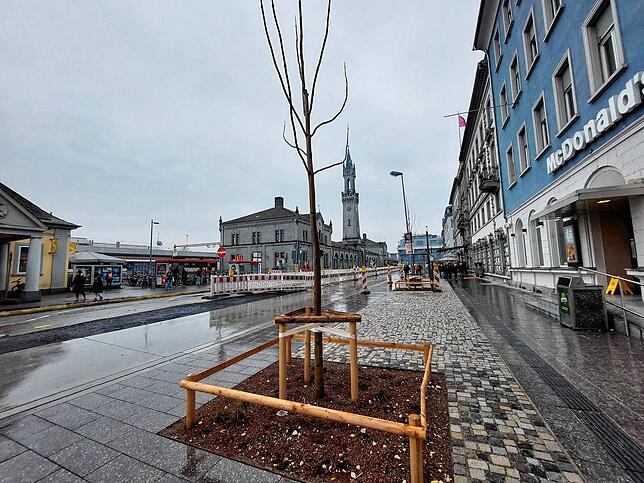 Bild 7: Großbaustelle am Bahnhofplatz in Konstanz: Bis Herbst 2025 soll alles fertig sein