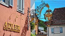 Während des großen Zustromes an Flüchtlingen mietete der Bodenseekreis 2015 das Hotel Adler in Sipplingen für zehn Jahre als Unterkunft ...