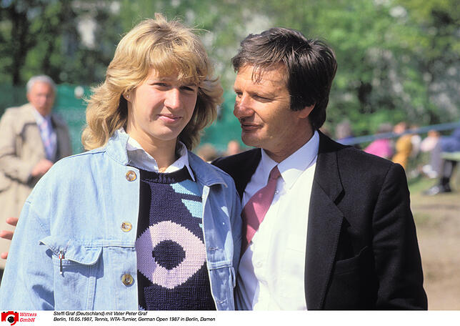 Steffi Graf 1987 mit ihrem Vater Peter, der 2013 verstarb.