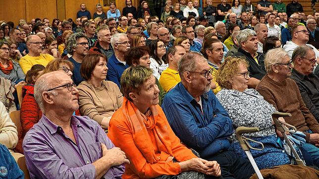 Das Interesse der Tengener an der Bürgermeisterwahl ist riesig. Das Foto entstand bei der ersten kommunalen Kandidatenvorstellung. ...