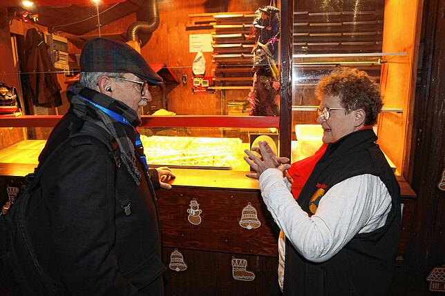 Bild 6: Die erste Tasse Glühwein für SÜDKURIER-Leser &ndash; Hier gibt&lsquo;s die Fotos vom Konstanzer Weihnachtsmarkt