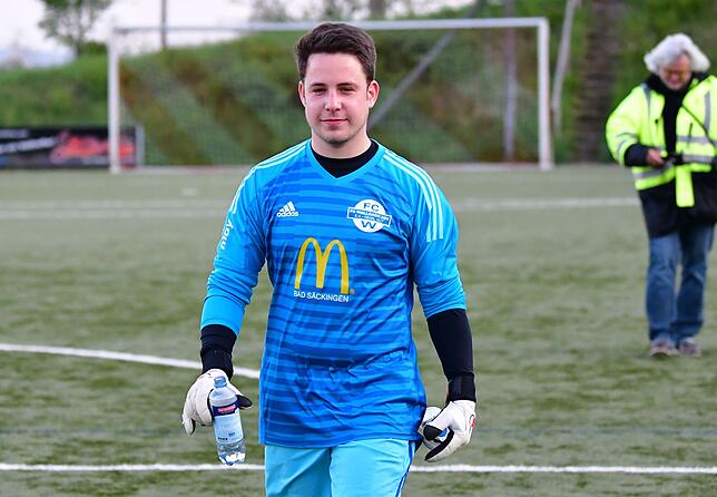 Bild 18: FC Rot-Weiß Weilheim besiegt den FC Wallbach im &bdquo;Duell am Strich&ldquo; mit 3:1 &ndash; wir haben die Bilder!