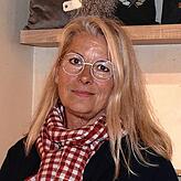 Carola Paul ist Inhaberin des Geschäfts „Wertvolles“ in der Konstanzer Innenstadt.