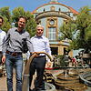Kai Baudis (Mitte) ist der neue Leiter der Donaueschinger Wasserwerke. Oberbürgermeister Erik Pauly (links) und Bürgermeister Bernhard ...