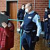 Said E. (rote Jacke) ist am Landgericht Konstanz wegen Anstiftung zur gefährlichen Körperverletzung angeklagt. Er soll ...