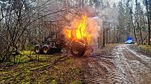 Eine Forstspezialmaschine ist am Donnerstag im Gottmadinger Dellenhau in Brand geraten.