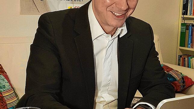 Tobias Herrmann will für die CDU in den Landtag einziehen. Dafür hat er die digitale Bürgersprechstunde ins Leben gerufen. Der Auftakt ...
