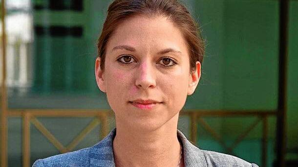 Die Mafia-Expertin Zora Hauser wurde im schweizerischen Uster geboren und wuchs in Italien in den Marken auf.
