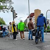 Am Zähringerplatz ist für Fußgänger und Radfahrer alles viel zu eng, während für Autos sogar zu viel Platz ist und eine Spur der ...