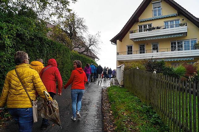 Bild 14: Bilder von der Dorfwanderung vom Rathaus zum Seeufer über Harlachen bis zum Kindergarten