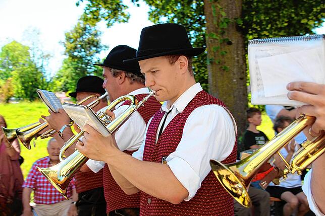 Bild 17: Dorf-Musik-Fest und Bezirksmusikfest in Menningen