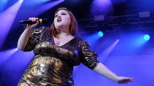 Diese Freundin öffnet ungeahnte Türen: Beth Ditto überzeugte bei ihrem Auftritt im Rahmen des Hohentwielfestivals.