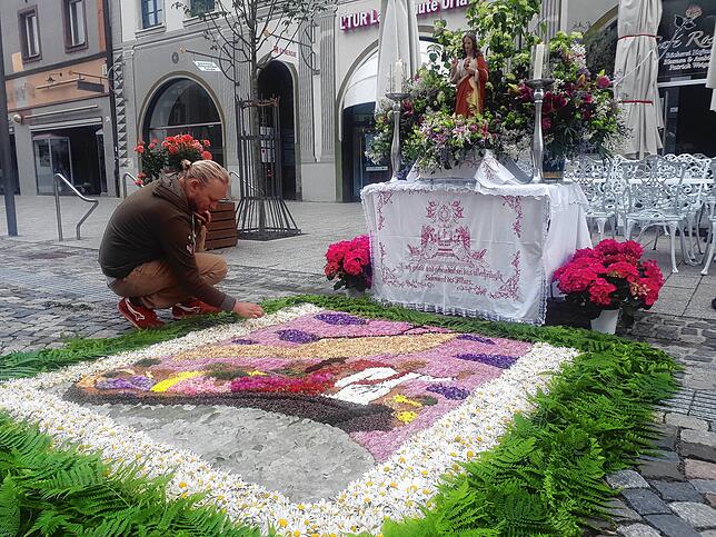 Der mit den Blumenteppichen: Patrick Weigert ist jetzt Wiebelt-Angestellter und in Villingen bringt er sich öffentlich seit Jahren zu ...