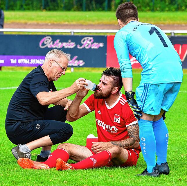 Bild 20: FC Wallbach dreht die Partie und gewinnt mit 3:2 gegen den FC RW Weilheim &ndash; und wir haben die Bilder!