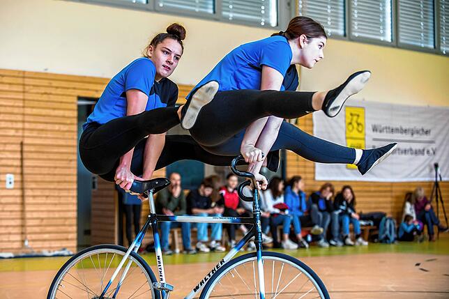Unter Wert: Die streng bewerteten 96,43 Punkte für das Programm von Sofia Baier (links) und Letizia Daudey vom RV Lottstetten beim ...