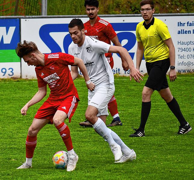 Bild 2: VfR Bad Bellingen besiegt den FC Schönau mit 3:1 &ndash; und wir haben Bilder!